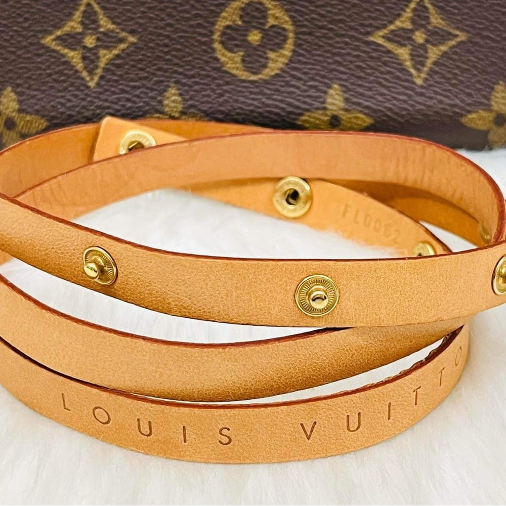 Louis Vuitton Florentine Belt Bag - Picture 8 of 12